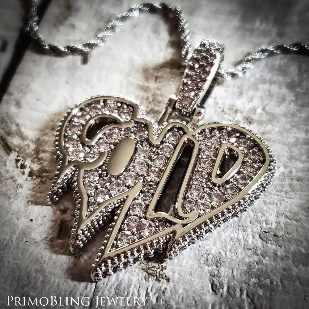 Cold Heart Necklace - Picture 3 of 4